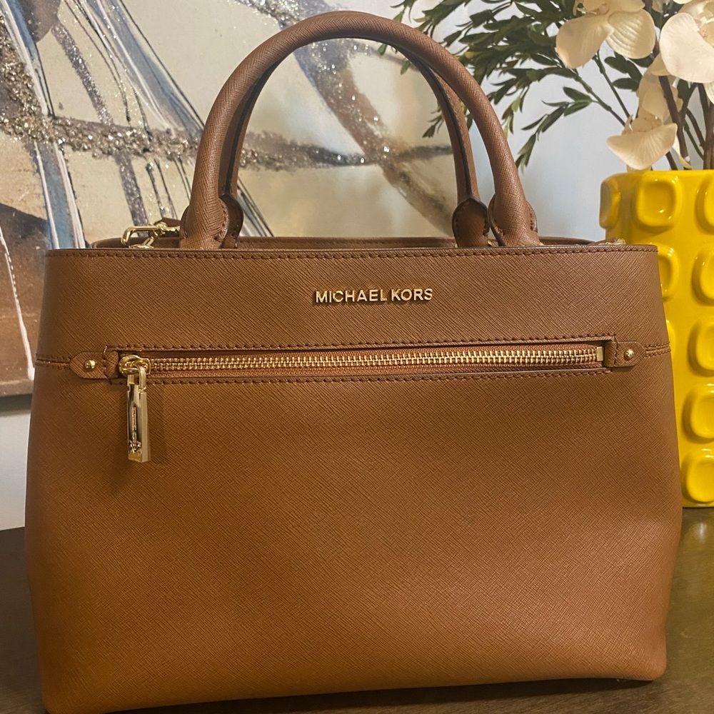 New w/o tags Michael Kors large purse with handles and crossbody strap